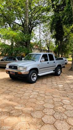TOYOTA HILUX 3.0 SR 4X4 CD 8V TURBO DIESEL 4P MANUAL TOYOTA HILUX 3.0 SR 4X4 CD 8V TURBO DIESEL 4P MANUAL